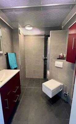 Badezimmer - ebenerdige Dusche