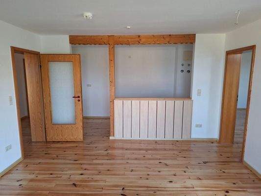 Blick zur offenen Küche