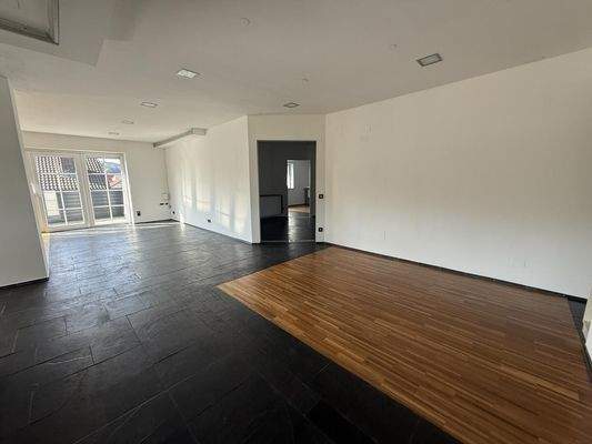 20251014_114449087_iOS