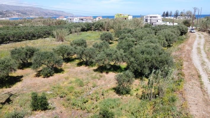 Kreta, Kolymvari: Grundstück nahe eines Sandstrandes zu verkaufen