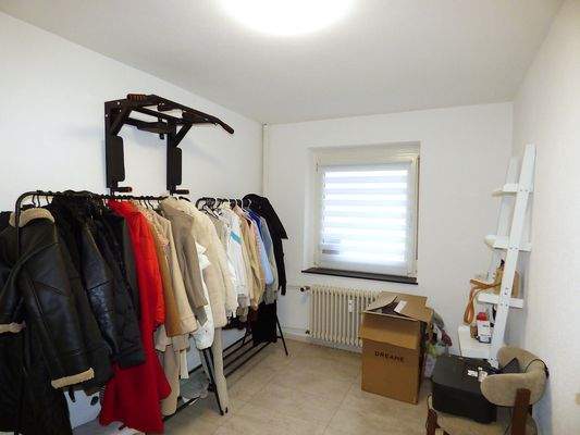 Ankleidezimmer / 2. Kinderzimmer