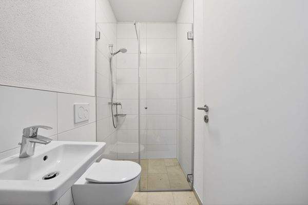 Helles Bad mit moderner Ausstattung