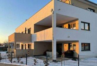 Mehrfamilienhaus außen