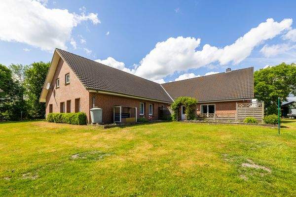 Gartenansicht mit Terrasse