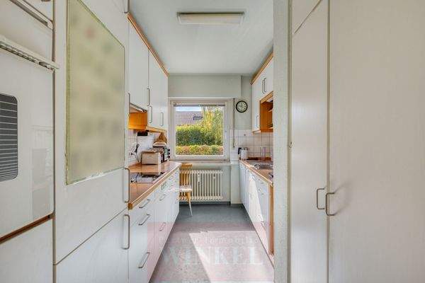 Blick in die Küche (gegebenenfalls kann man diese zum Wohnzimmer hin öffnen)