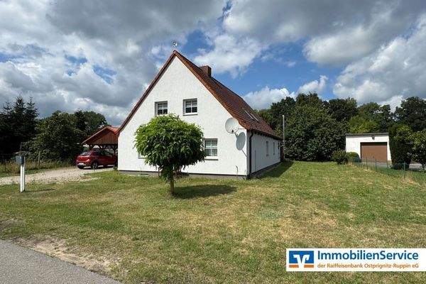 Einfamilienhaus Straßenansicht