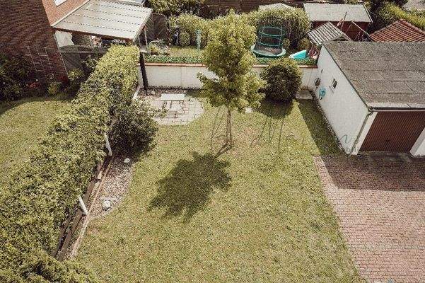 Blick der Wohnung in den Gemeinschaftsgarten