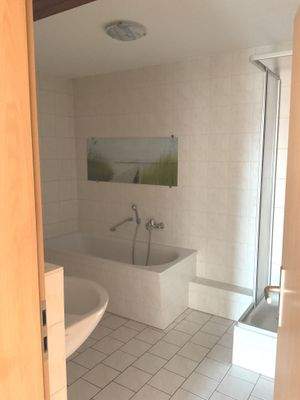 Bad mit Wanne & Dusche