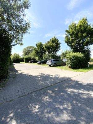 zur ETW gehört auch ein eigener Stellplatz