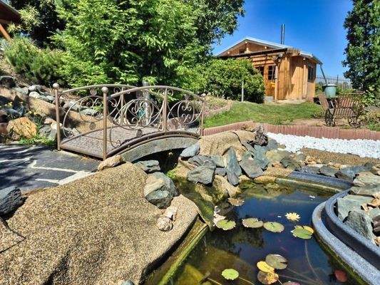 Blick zum Gartenhaus