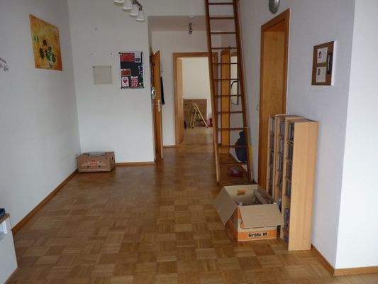 Treppe zur Galerie Wohn. 1. OG