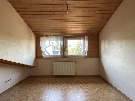 Zimmer im DG über die gesamte Hausbreite