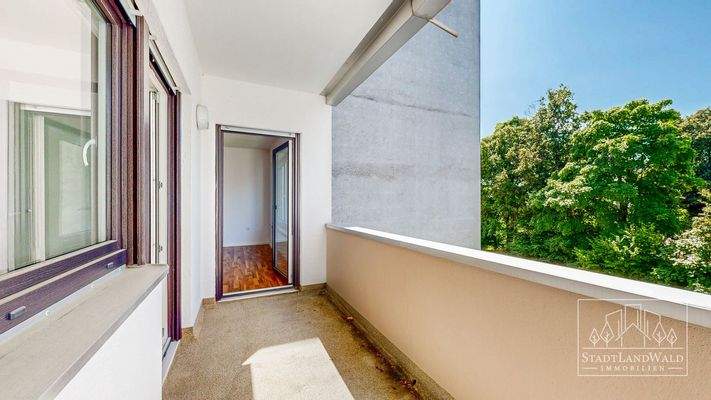 Balkon mit Blick ins Grüne