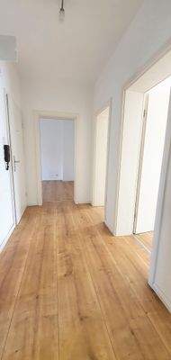 Heller, freundlicher Flurbereich.