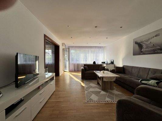 Wohnzimmer mit Stabparkett