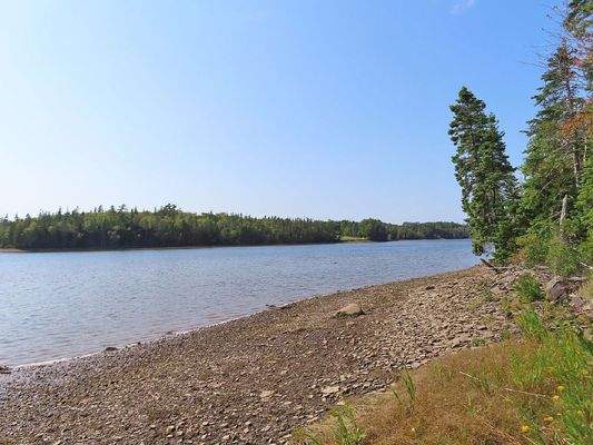 Cape Breton - Cleveland - Wunderschönes See-Ufer-G