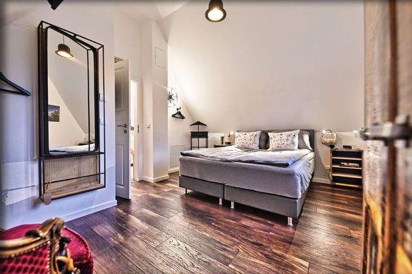 Schlafzimmer 1 _ Doppelbett.jpeg