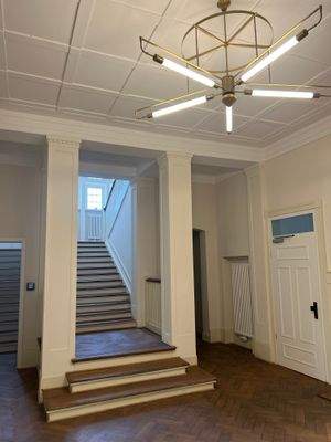 Eingangshalle Erdgeschoß.JPG