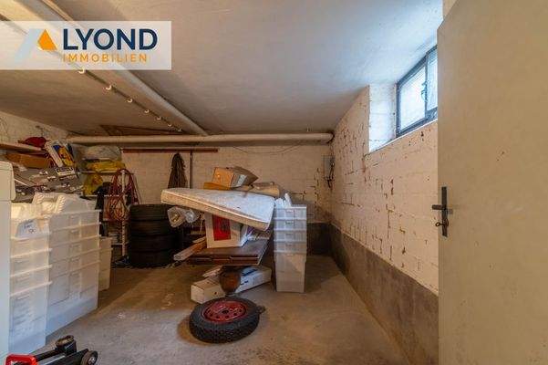 LYD 3642 - 12 Kellerraum