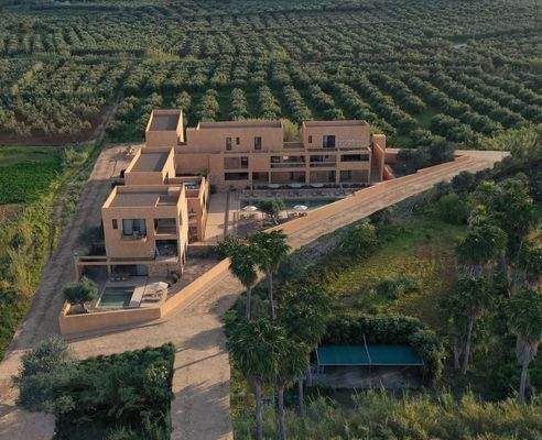 Kreta, Maleme: Neubau - Apartment in Komplex mit erdiger Ästhetik zu verkaufen