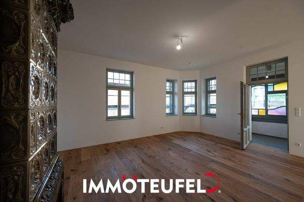 Wohnbereich mit Zugang zum Erker