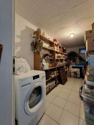 Großes Kellerabteil