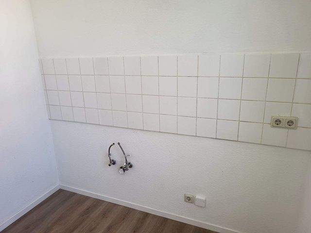 CORDULA IMMOBILIEN schöne 3 Raumwohnung mit Balkon und Dusche cordula 2248 - Photo 1