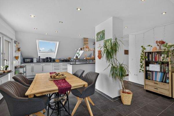 Dachgeschoss Wohn- und Essbechreich