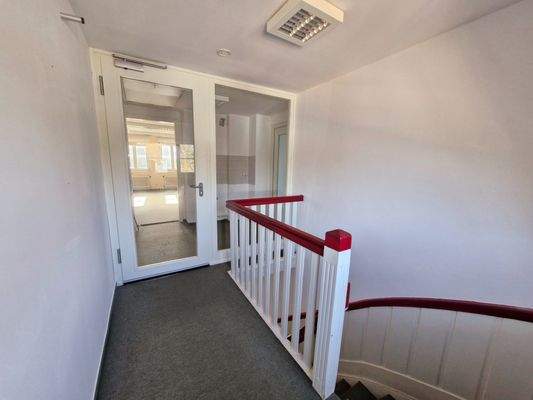  DG Flur mit Glastür (GR 3.1)