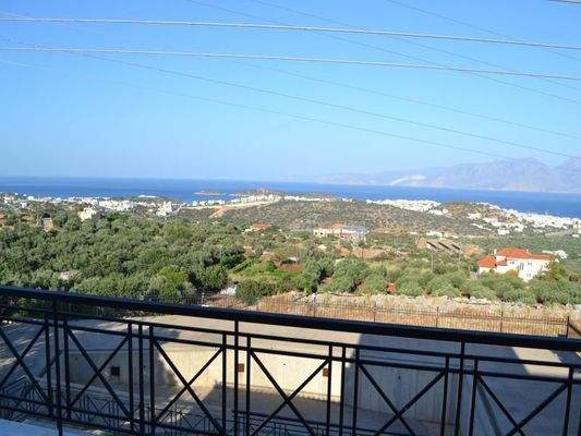 Kreta, Agios Nikolaos: Exklusive Immobilie zu verkaufen. Luxuriöse Villa mit fünf Schlafzimmern