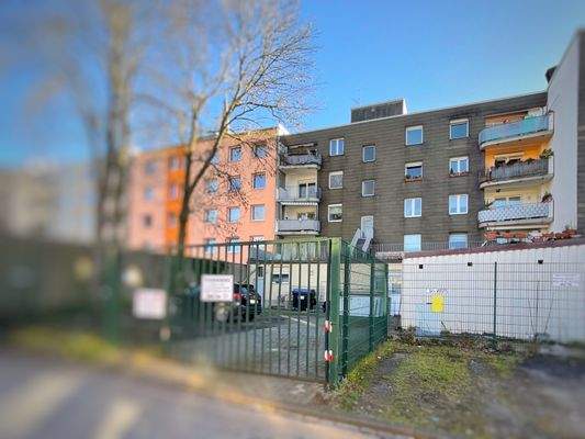 rückwärtige Hausansicht / Stellplatz