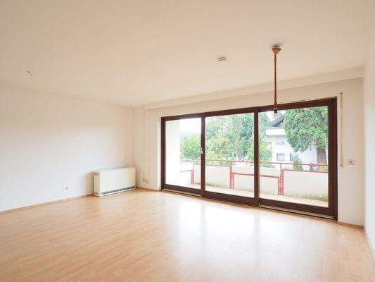 Helles Wohn-/Esszimmer