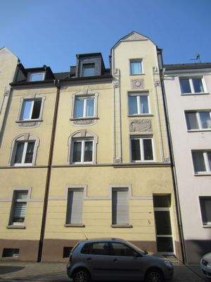 Haus in Seitenstraße, dennoch zentral