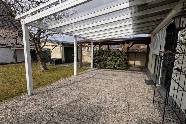 überdachte Terrasse.jpg