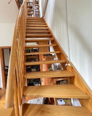 Treppe innerhalb der Wohnung vom Erd- ins Obergeschoss