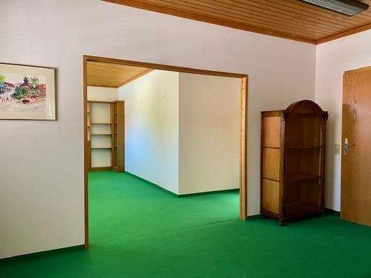 Durchgang zu beiden Räumen