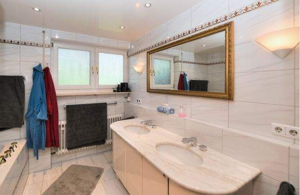 Badezimmer im EG