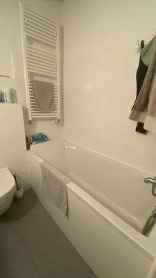 WC - Waschbecken + Wannenbad 