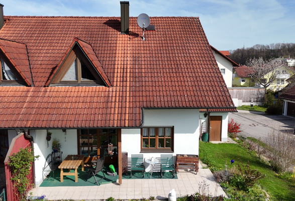 Doppelhaushälfte Anblick Terrasse.png