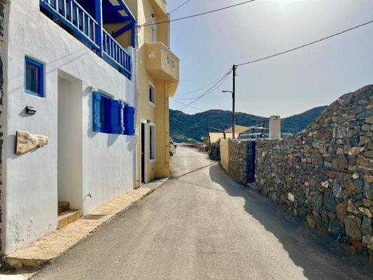 Kreta, Mochlos: Charmantes zweistöckiges Haus am Meer in Mochlos