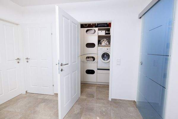 Abstellraum mit WM-Anschluss