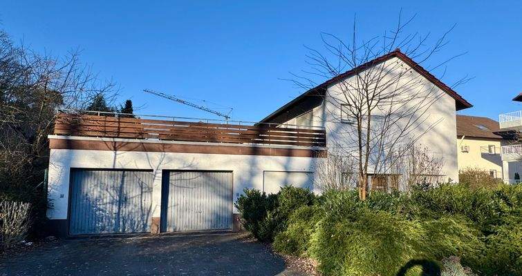 Doppelgarage mit Terrasse