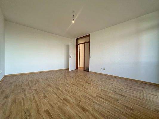 Großzügiges helles Wohnzimmer