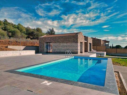 ba8949eba59f4d84bd0c1d858ac34498-original