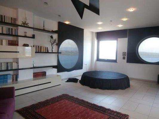 Kreta, Akrotiri: Villa in einzigartiger Lage mit Blick auf die Bucht zu verkaufen