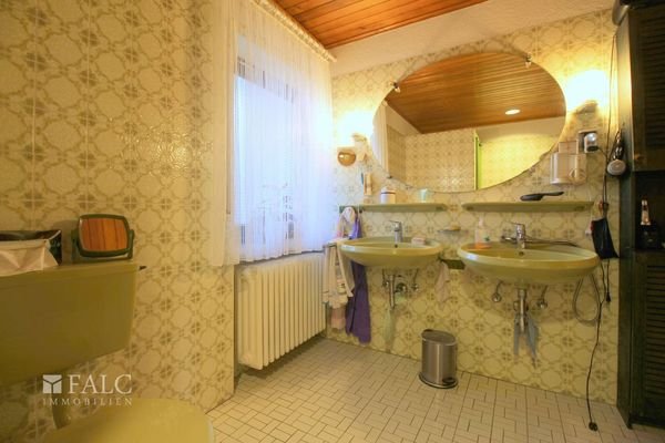 Badezimmer EG
