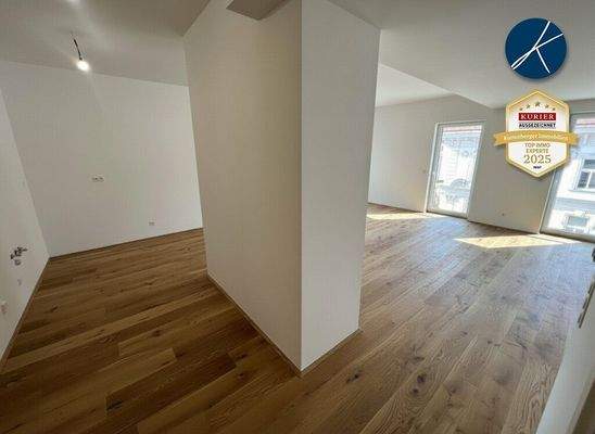 Wohnzimmer und Küche, kreisförmig begehbar