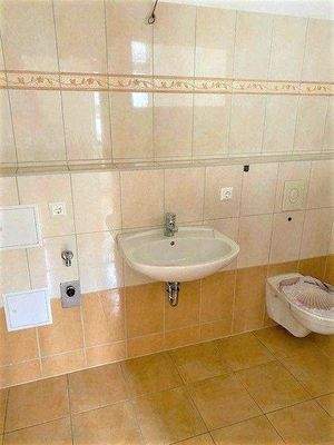 Bad mit Waschmaschinenanschluss.jpg