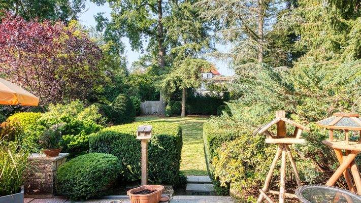 Zugang zum Garten (Rückseite d. Hauses)