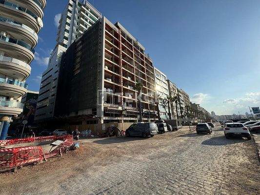 New Seafront Apartments with Spacious Spaces in İzmir